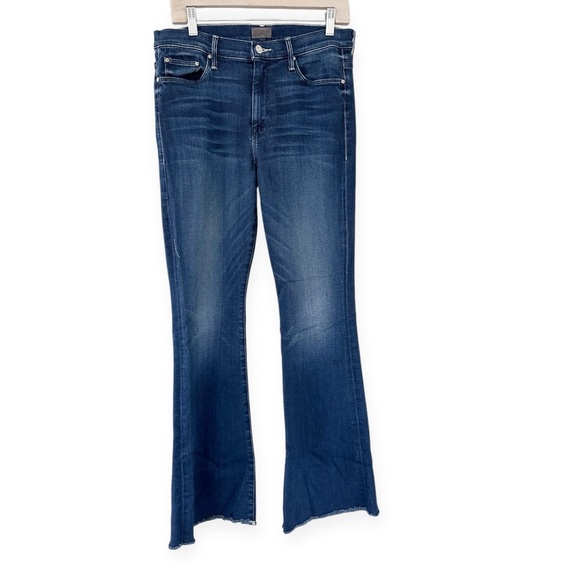 Mother Denim • The Weekender Fray Tongue & Chic - Picture 2 of 10